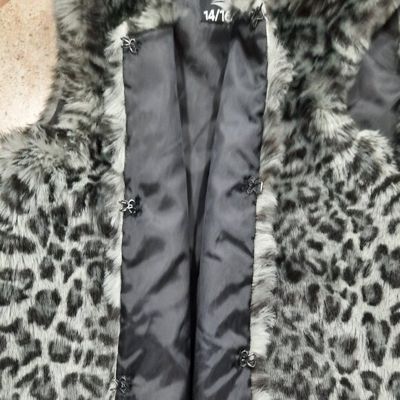 Vegan fur vest - Victory HPI brand - Picture 10 of 12